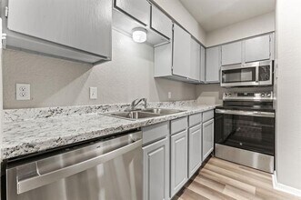 2512 Windy Pine Ln in Arlington, TX - Building Photo - Building Photo