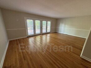7833 Kirkland Dr in Cincinnati, OH - Building Photo - Building Photo