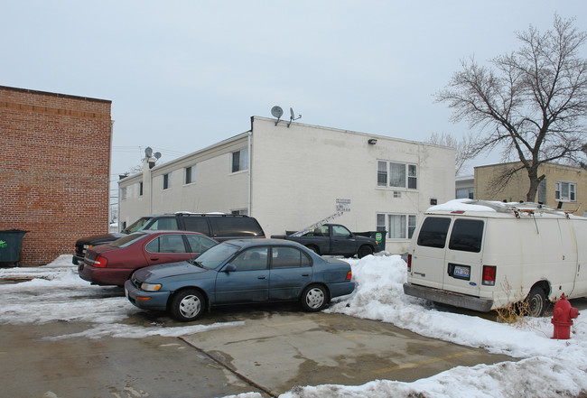 10512 Crown Rd in Franklin Park, IL - Foto de edificio - Building Photo