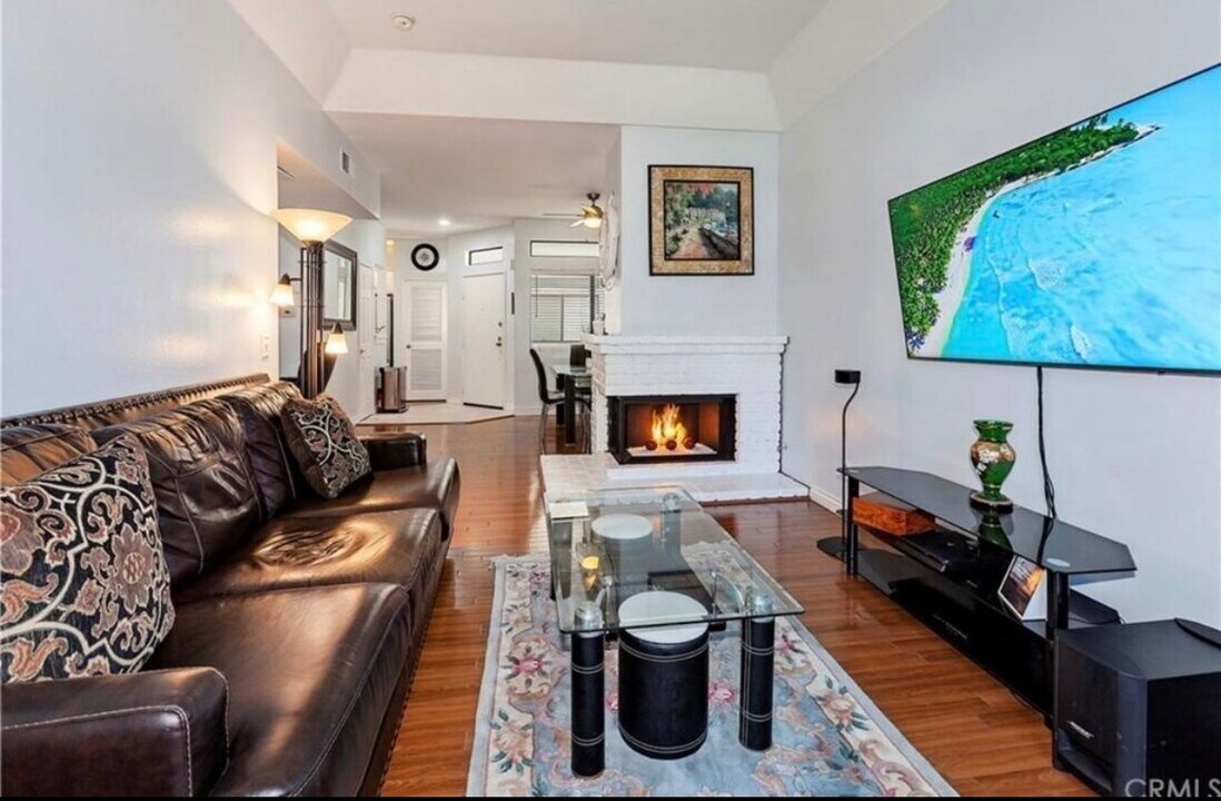 5145 Tortuga Dr, Unit 107 in Huntington Beach, CA - Building Photo