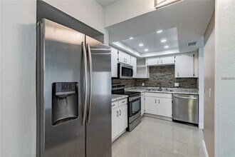 6100 12th St S in St. Petersburg, FL - Building Photo - Building Photo