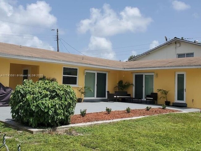 14310 NW 12th Ave in Miami, FL - Building Photo - Building Photo