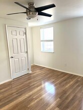 1821 E Passyunk Ave, Unit 2nd Floor in Philadelphia, PA - Foto de edificio - Building Photo