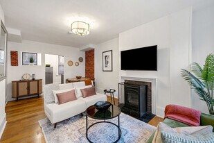 175 Blossom St in Boston, MA - Building Photo