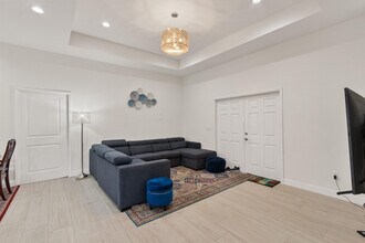 6934 Grapeview Blvd in The Acreage, FL - Building Photo - Building Photo