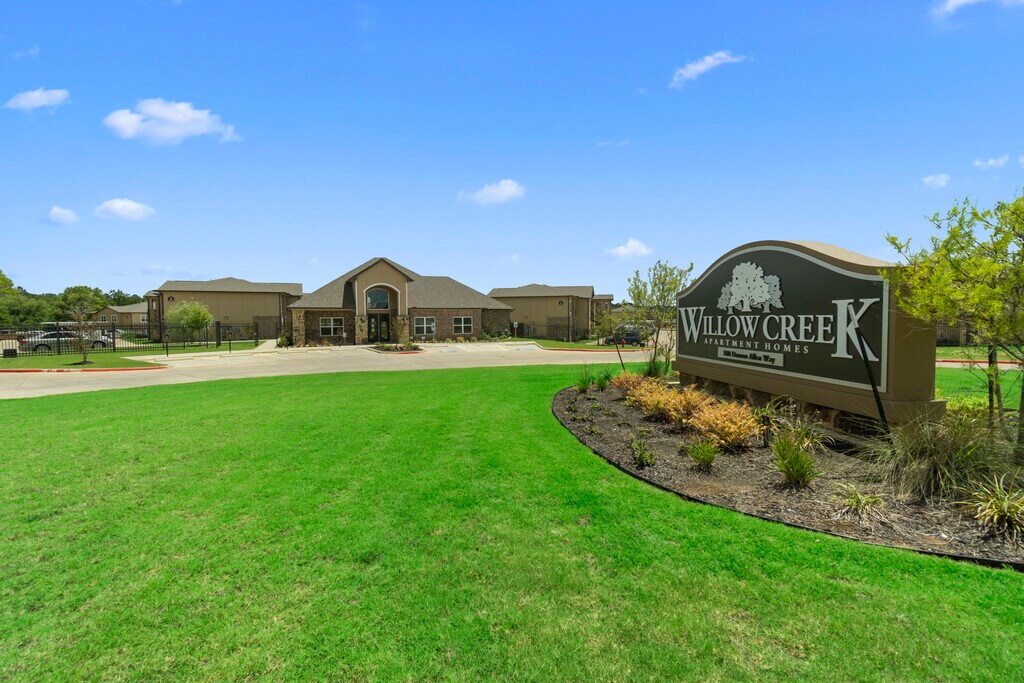 Willow Creek Apartments Palestine, TX Apartments
