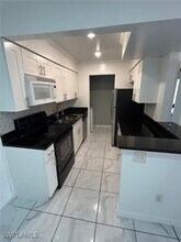 2937 Winkler Ave in Ft. Myers, FL - Foto de edificio - Building Photo