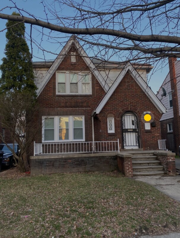 property at 8530 Cloverlawn Ave
