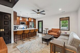 309 N McLean Blvd, Unit SI ID1608503P in Memphis, TN - Building Photo