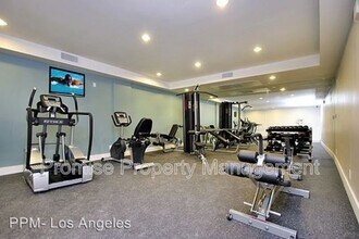 12837 Moorpark St in Los Angeles, CA - Building Photo - Building Photo