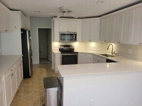 715 Birdie Ct in Delray Beach, FL - Foto de edificio - Building Photo