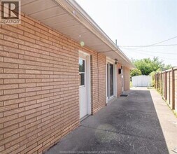 8255 Riverside Dr E in Windsor, ON - Building Photo - Building Photo