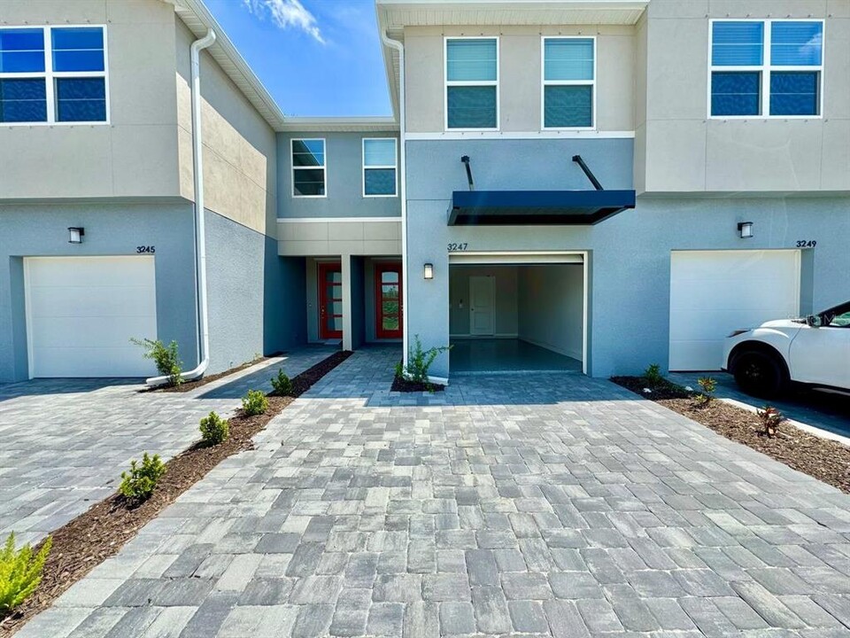 3247 Feather Hvn Pl in Brandon, FL - Foto de edificio