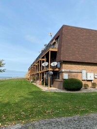 Ashwood Townhomes in Vermilion, OH - Building Photo - Building Photo