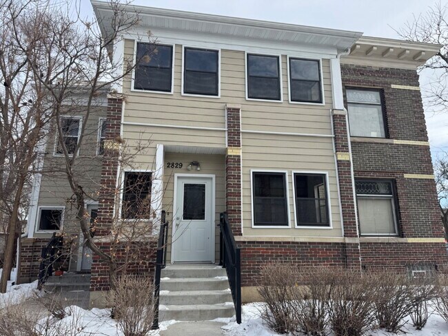 2827 Pleasant Ave in Minneapolis, MN - Building Photo - Building Photo