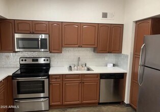 7101 E Wilshire Dr in Scottsdale, AZ - Building Photo - Building Photo