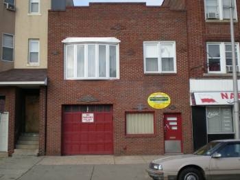 381 Avenue C in Bayonne, NJ - Building Photo