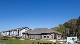 1900 Vernon St, Unit A1 in Lagrange, GA - Building Photo