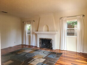 11301 Blix St in North Hollywood, CA - Building Photo - Building Photo