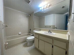 2390 Coral Springs Dr in Coral Springs, FL - Building Photo - Building Photo