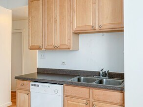 854 W Cornelia Ave, Unit 2N in Chicago, IL - Foto de edificio - Building Photo