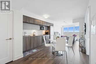 585-2585 Bloor St E in Toronto, ON - Building Photo - Building Photo