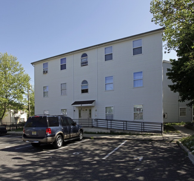 Littleton Avenue Community Village in Newark, NJ - Foto de edificio - Building Photo