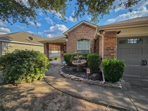 17915 Landing Pines Trail in Houston, TX - Building Photo - Building Photo
