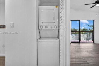 9785 Nob Hill Ct in Sunrise, FL - Building Photo - Building Photo