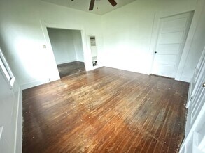 565 Campus St in Beaumont, TX - Building Photo - Building Photo