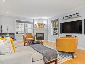 162 Massasoit St in Waltham, MA - Building Photo - Building Photo