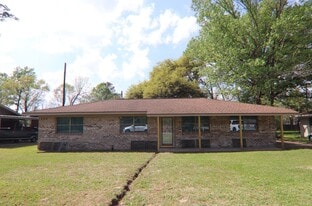 3885 Hale St in Vidor, TX - Building Photo