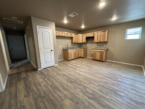 2212 E 10th St in Lubbock, TX - Building Photo - Building Photo