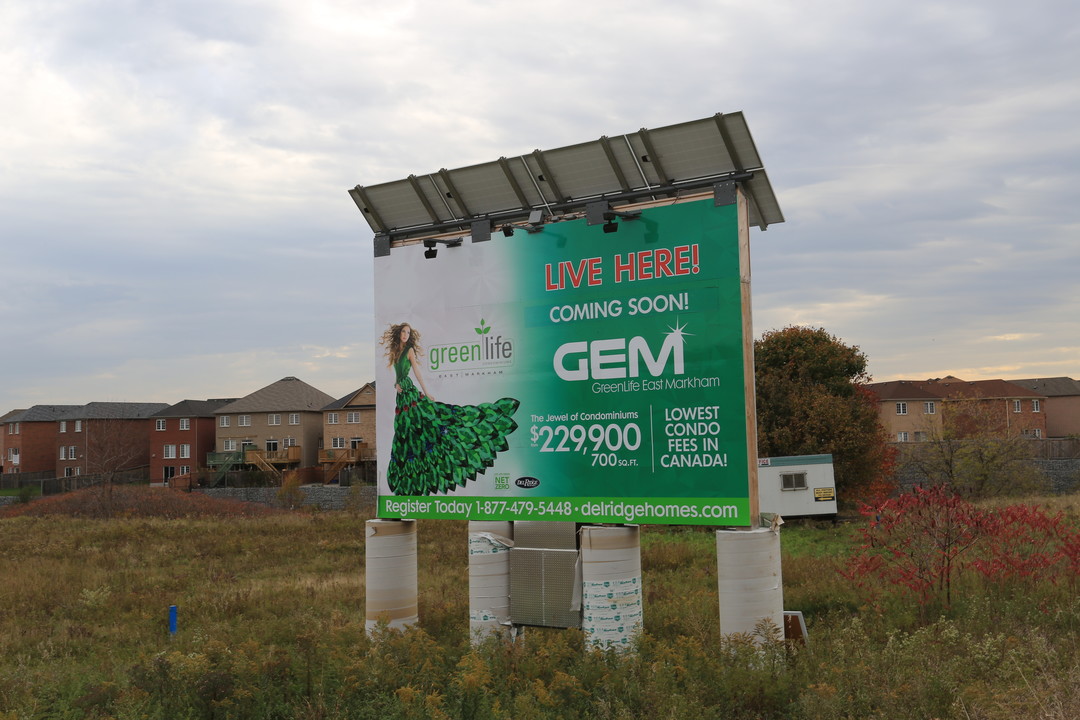 Greenlife Condominiums in Markham, ON - Building Photo