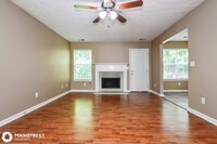 6913 Fairway Trail in Austell, GA - Foto de edificio - Building Photo