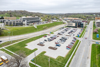 711 E Broadway St in Council Bluffs, IA - Building Photo - Building Photo