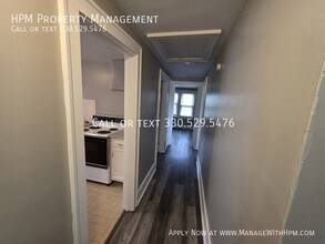 1820 Malasia Rd in Akron, OH - Foto de edificio - Building Photo