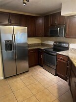 802 Constitution Dr in Homestead, FL - Building Photo