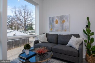 818 Bladensburg Rd NE in Washington, DC - Building Photo - Building Photo