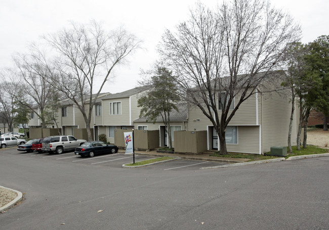 Village of Sycamore Ridge in Memphis, TN - Foto de edificio - Building Photo