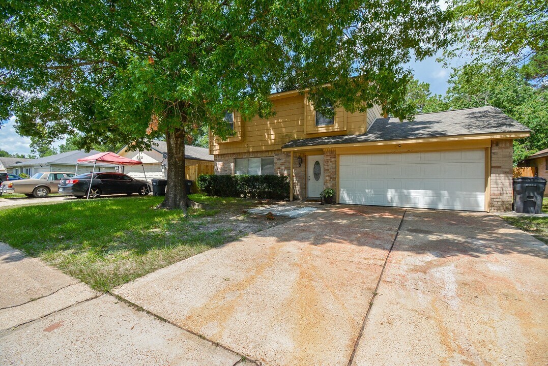 12335 Haroldson Forest Dr in Houston, TX - Building Photo