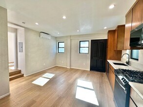 4414 Saint Clair Ave, Unit 4412 in Studio City, CA - Foto de edificio - Building Photo