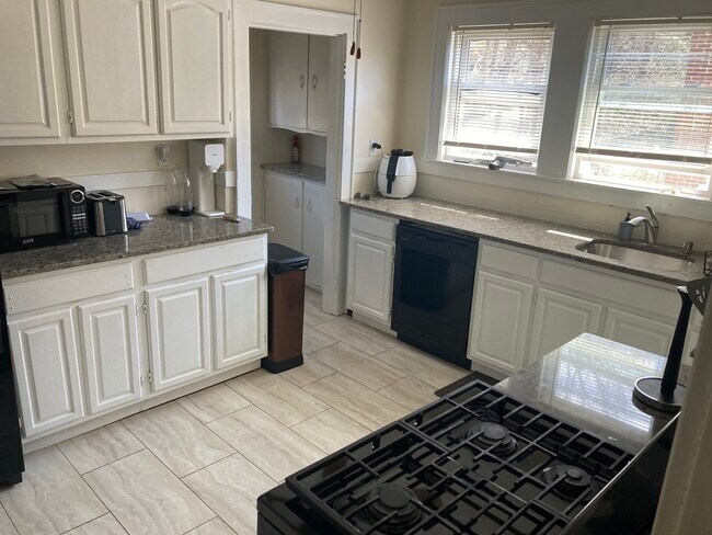 51 Brock St, Unit 51 Brock in Boston, MA - Building Photo - Building Photo