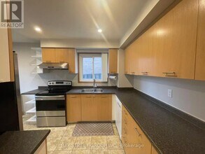 36 Ventris Dr in Ajax, ON - Building Photo - Building Photo
