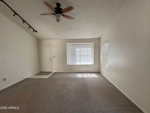 15013 N 60th Dr in Glendale, AZ - Building Photo - Building Photo