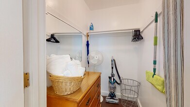 22 Hews St, Unit 2 in Cambridge, MA - Building Photo - Building Photo