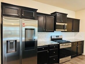 295 Timberline Way in Madera, CA - Building Photo - Building Photo