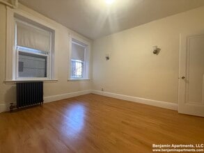 1860 Commonwealth Ave, Unit 4 in Boston, MA - Building Photo - Building Photo