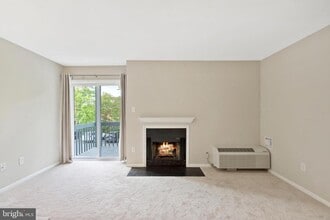 2037 Lucas Ln in Voorhees Township, NJ - Building Photo - Building Photo