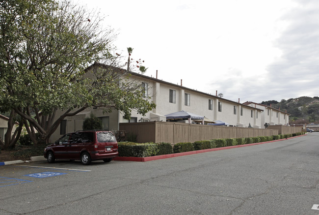 Mountain View Townhomes in Escondido, CA - Building Photo - Building Photo